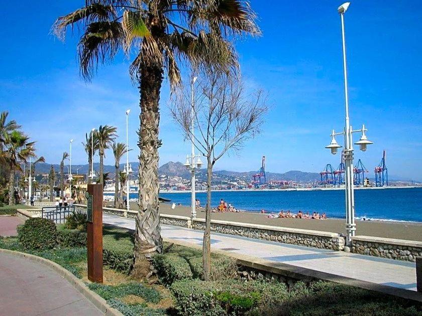 4 Capulino Apartamentos Malaga Bagian luar foto